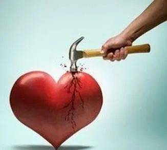 他因为吃醋,狂捅妻子21刀