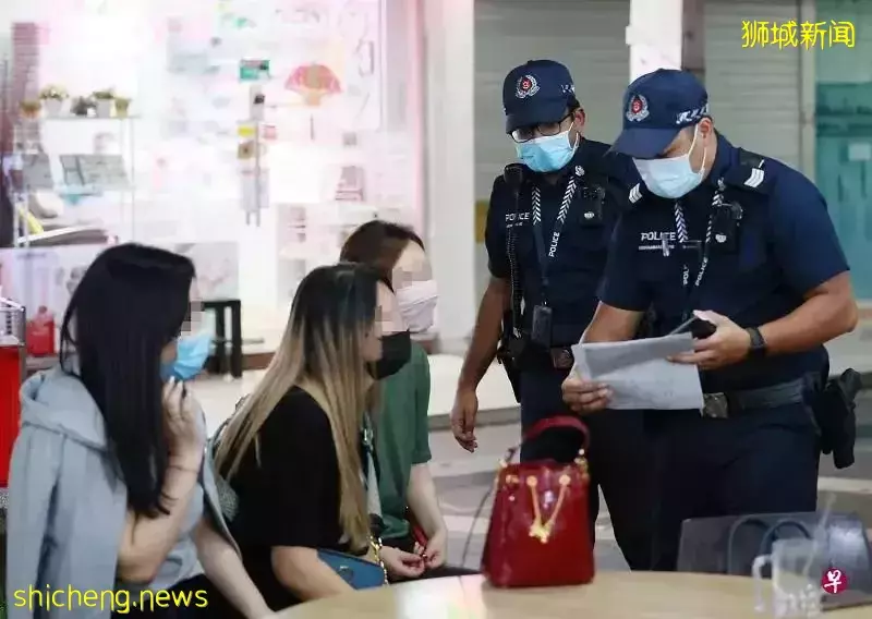 扯衣服、拉頭發、互相猛抓，新加坡兩女因美甲大打出手驚動警察