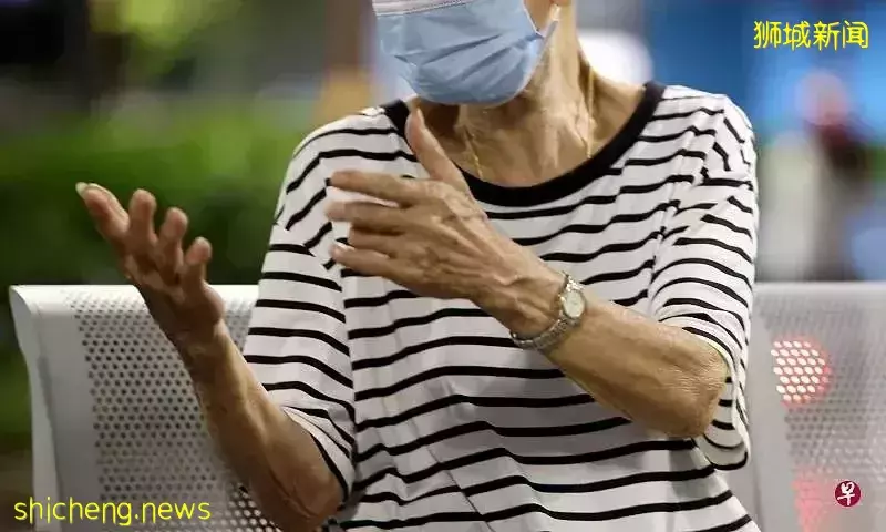 誤信“中國國際刑警”,新加坡77歲老婦急提15萬現金擺門口結果