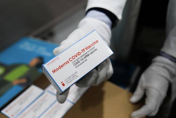 新加坡批准莫德納疫苗!深扒副作用:肌肉腫大、發燒39.4度