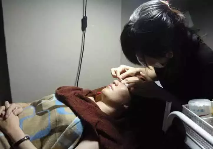 美容院先斩后奏 3000多配套 不买不准走