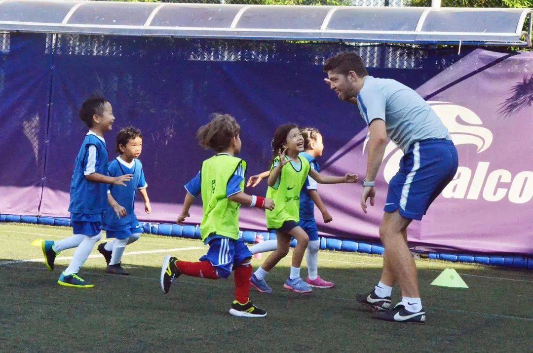 4歲就可以開始學足球~新加坡18家足球俱樂部，有離你最近的嗎