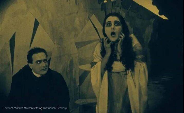 酷帅吸血鬼?俏皮小女巫?走进疫情下的新加坡万圣节