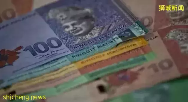 新币汇率史上最高！新加坡换钱点排长长长队，外币大缺货