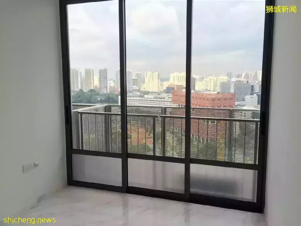 驚！新加坡洋人故意高空抛酒瓶，砸死老人