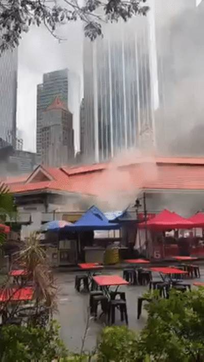 新加坡市中心老巴刹爆炸起火，緊急疏散50個攤販，濃煙滾滾