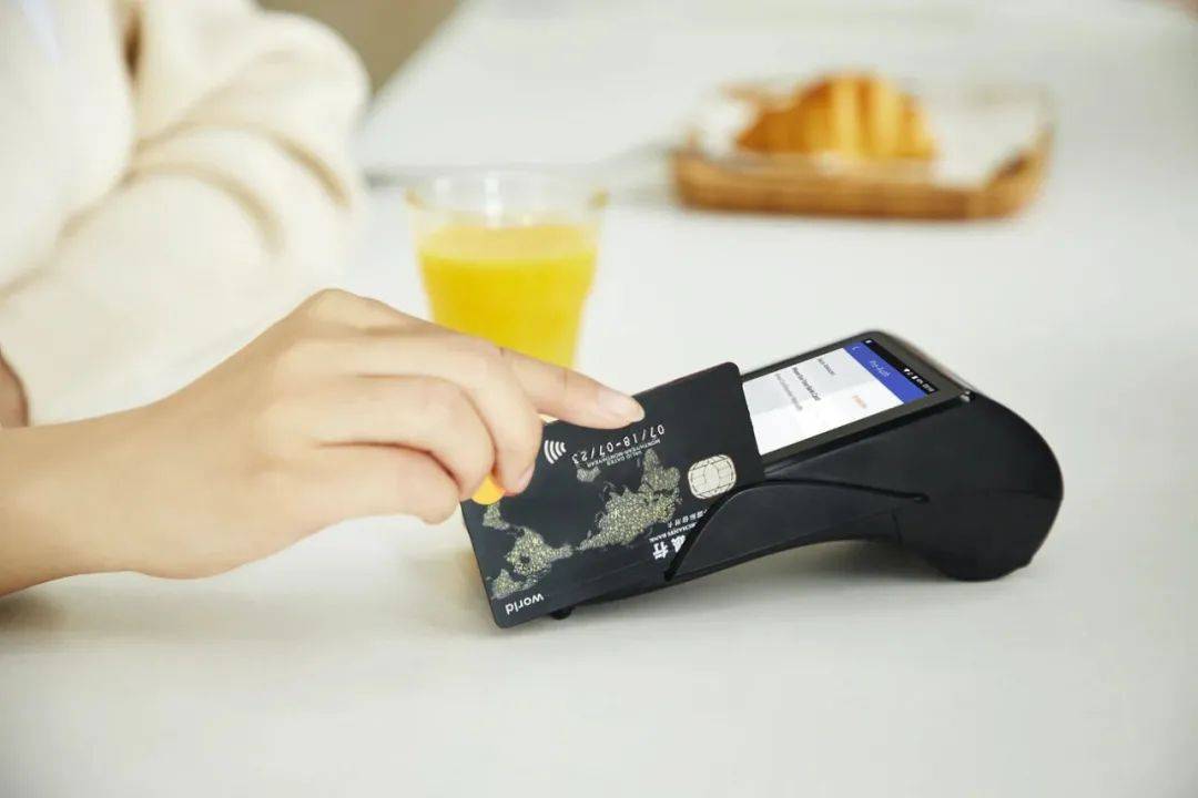 克服暴食症,順利從國大畢業,三十歲又婚姻危機!生而爲女人有多難