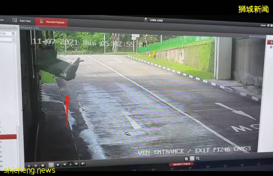 监控曝光!新加坡巴士坠落翻车这个人死里逃生,65岁司机被逮捕