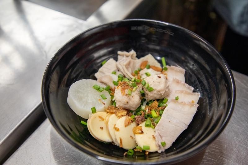 谱写跨国恋曲 夫妻研发新越佳肴