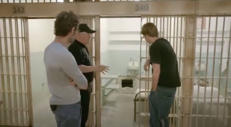 惊天越狱！中国籍囚犯在印尼徒手挖地道，成功越狱！新加坡也发生过相似案件