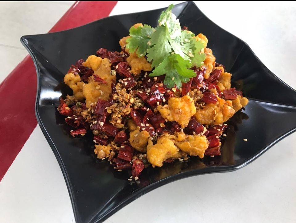 干饭人必去🔥 “小马哥麻辣香锅/烤鱼”36种食材随意拿!挑战大胃王😎 装得下多少,就给你多少