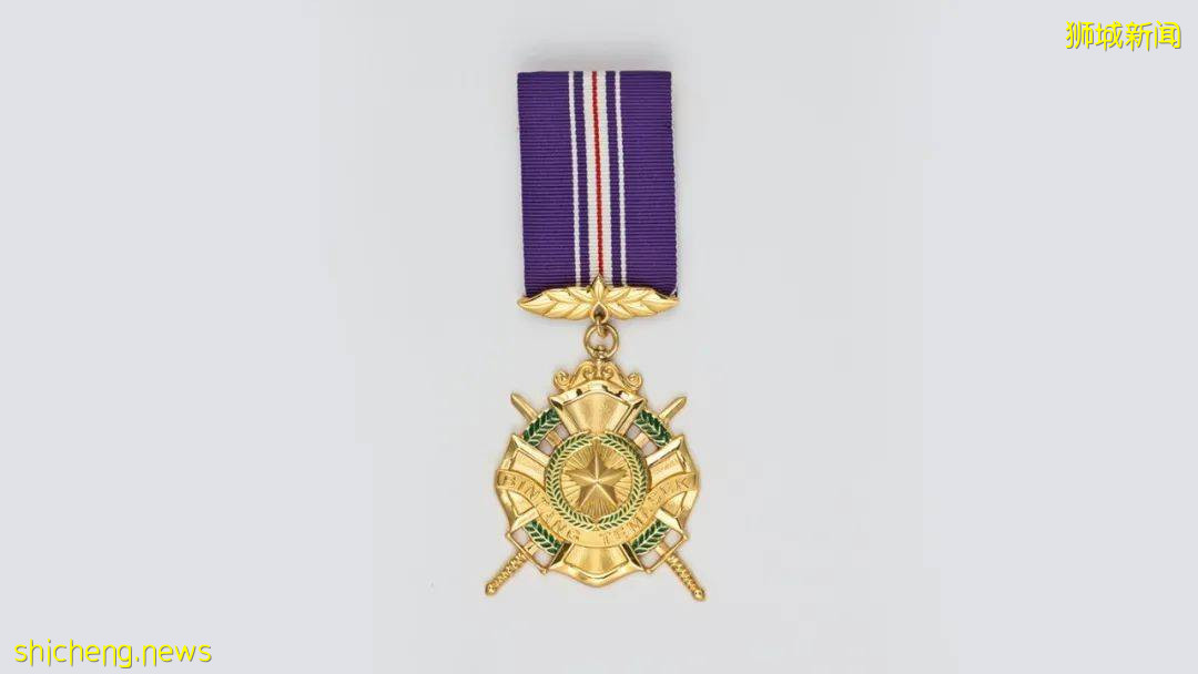 恭喜！国大数百位教授、校友荣获新加坡国庆奖章