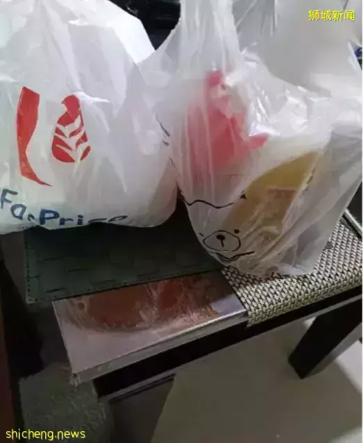 大年初一点餐超时怎么办？新加坡外卖小哥暖心操作获爆赞