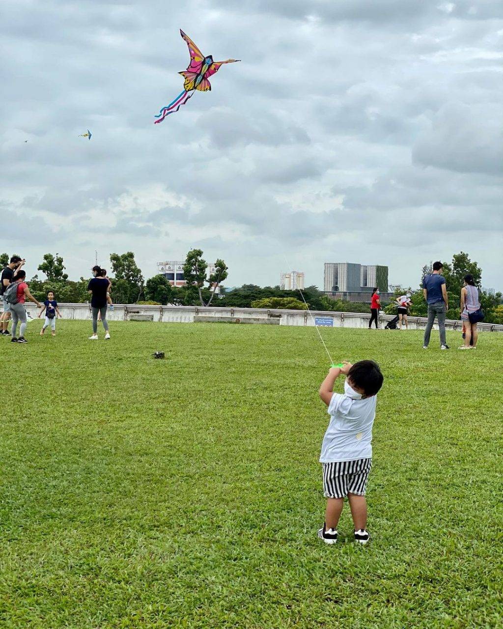 追风去💨 新加坡6大适合放风筝的地点！天气那么好，就要出外跑