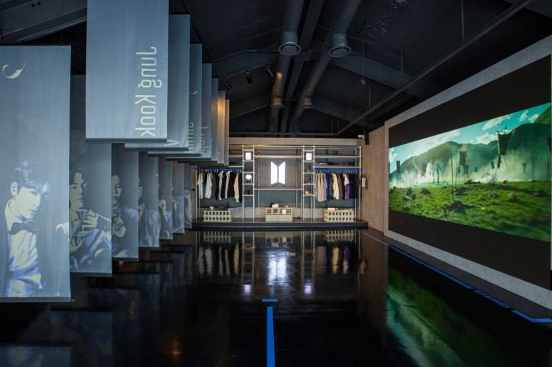 BTS防弹少年团,亚洲线下快闪店😍 新加坡实体店 11月面世,A.R.M.Y请尖叫!📣