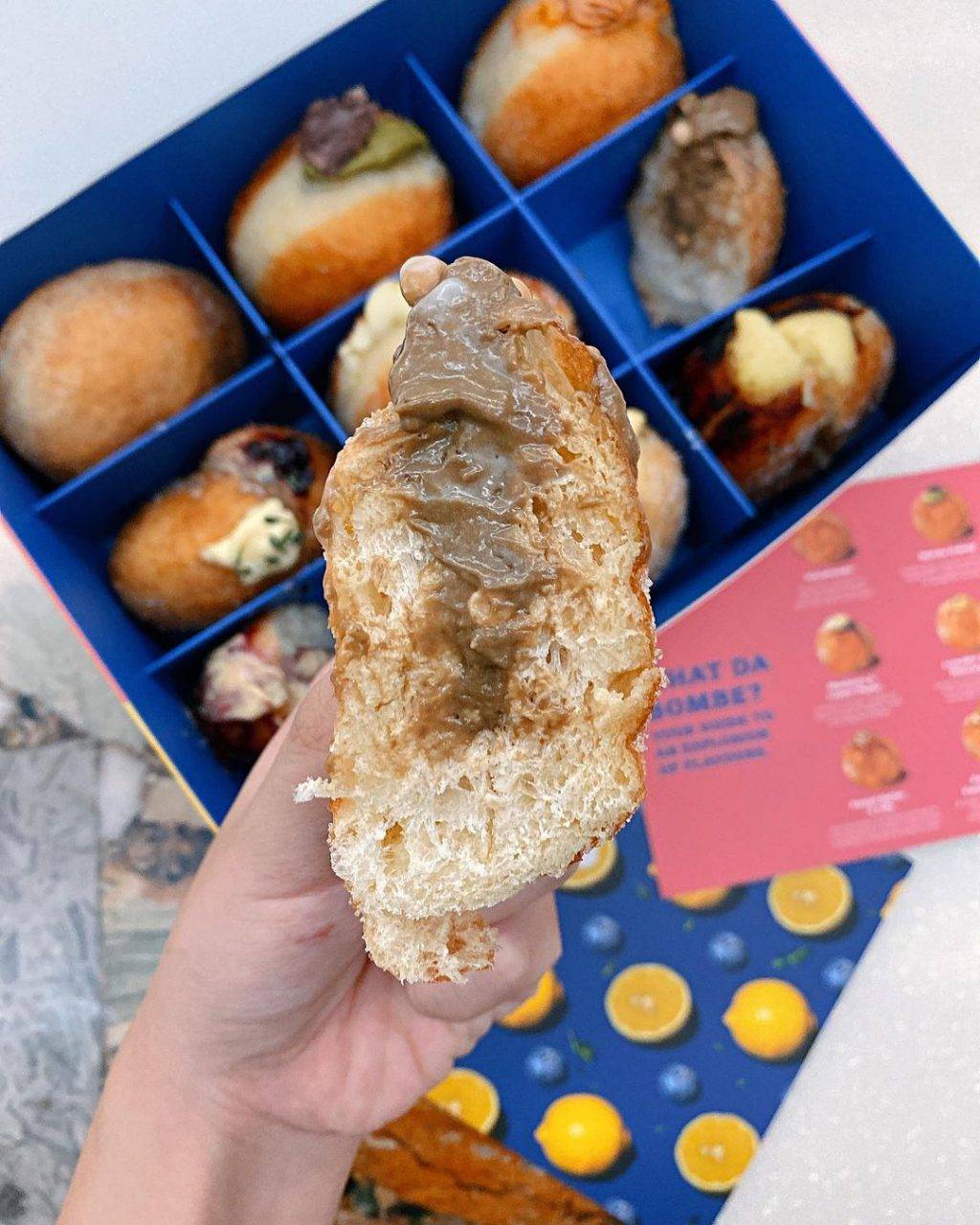 酸面團做出甜甜圈Sourbombe Artisanal Bakery😮豐富內餡一咬就爆漿！卡路裏炸彈來襲💣