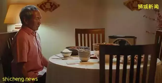 这位新加坡老人,住政府廉租房,却坐拥100万新币存款