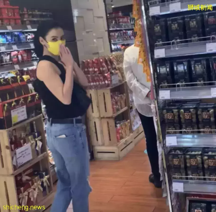 全網熱議！吳尊送娃去中國上學，張柏芝離開坡回上海定居！新加坡不香了