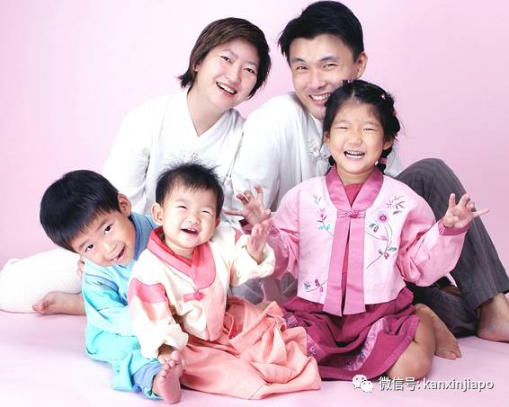 從木讷小子到新加坡“最帥議員”，改變他的女人到底是誰