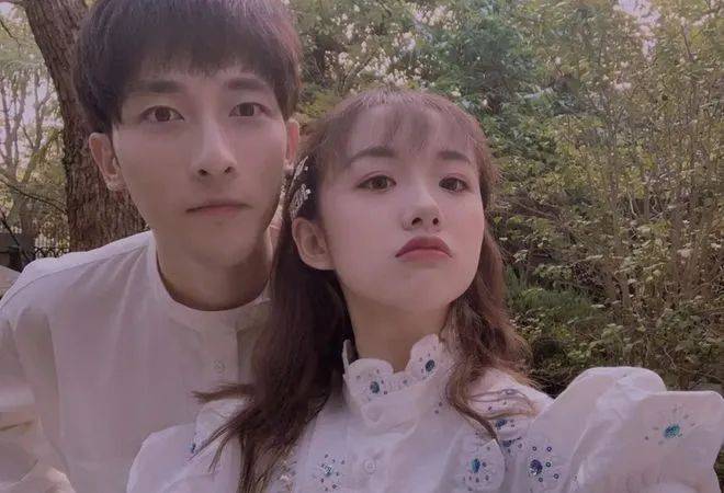 王思聪又上热搜了!点赞网红“不怪男人为她出轨”!网友:跟新加坡女伴真像