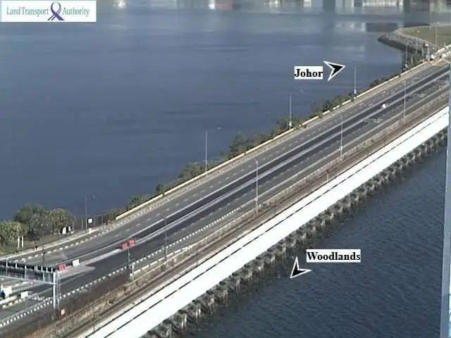 出走,在封城锁国的长堤上