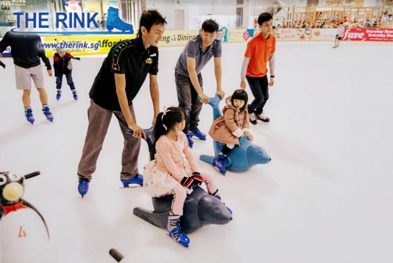 新加坡住這個區的人太爽了！新隆高鐵，三大商場，小CK阿迪達斯低至5折