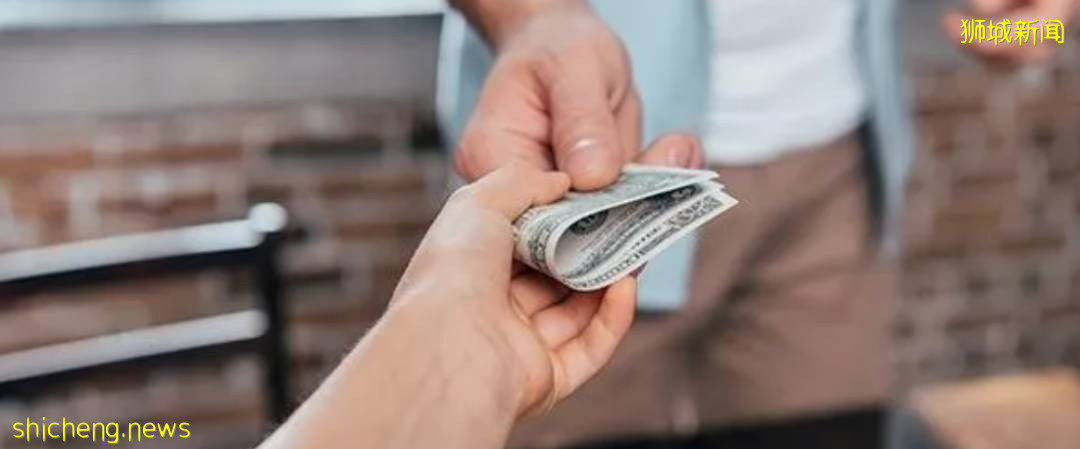 可怕！這個中國男子追求不成、反掐新加坡女室友的脖子