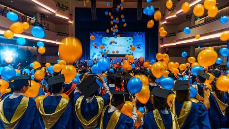 新加坡三大名校的学生，因为香港示威差点没学上