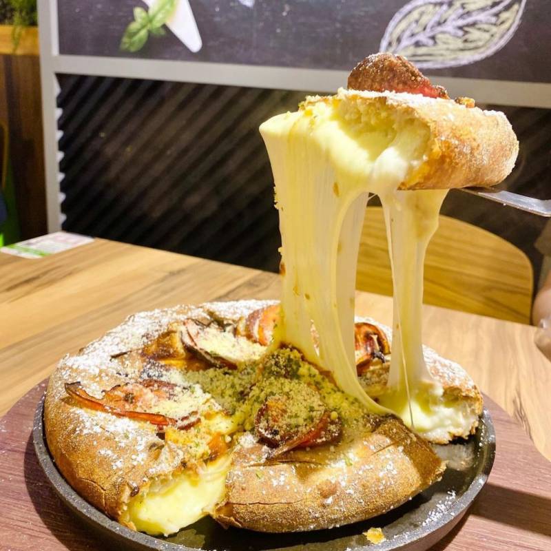 Pizza Maru韓式披薩餐廳🍕 聖誕節限定版粉色披薩,粉紅芝士+超長拉絲🧀 披薩鐵粉一口淪陷