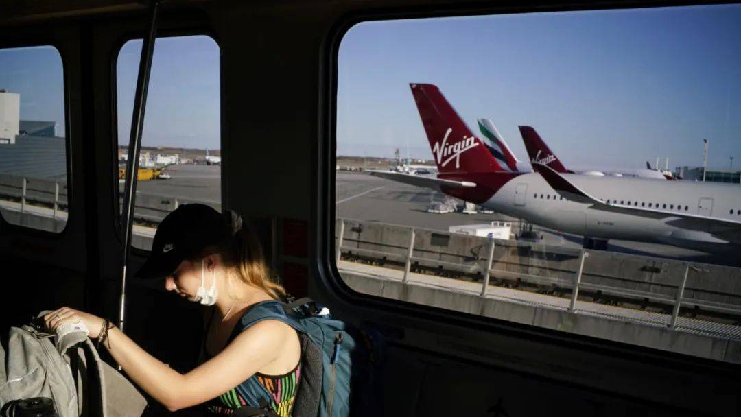 刚刚!新加坡又拉黑一个国家!最新变异病毒出现,传播性比英国还高