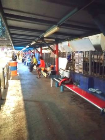 ◤肺炎疫情◢ 邊境未全面開．無法越堤工作 馬勞淪爲流浪漢