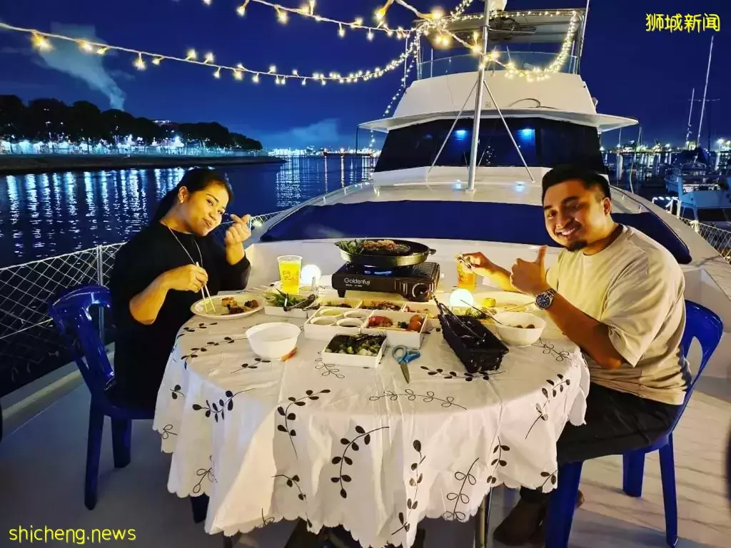 在游艇上吃Mookata!游艇、美食、美景我全都要