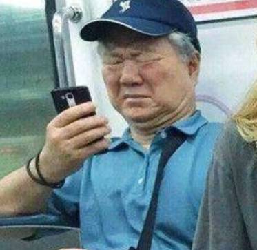 武汉3000人超级派对让世界羡慕!新加坡网友炸了:让美国好好看看