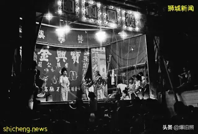 45 張照片,捕捉 1971 年新加坡的街景,來尋找中華文化的痕迹吧