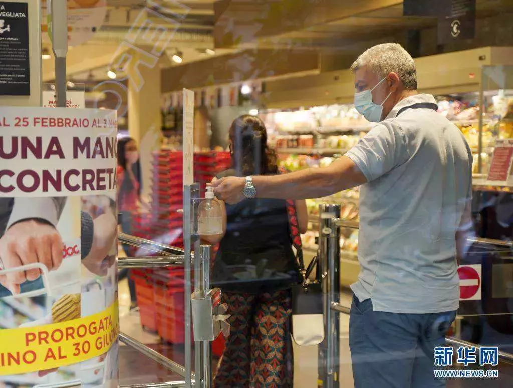 新加坡護照簽發創新低！十幾萬人離開，他們來了13年，月薪9K，PR都被拒了