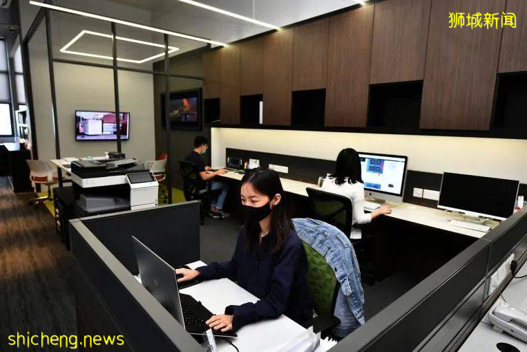 李顯龍表示，新加坡將逐步收緊外國人就業政策