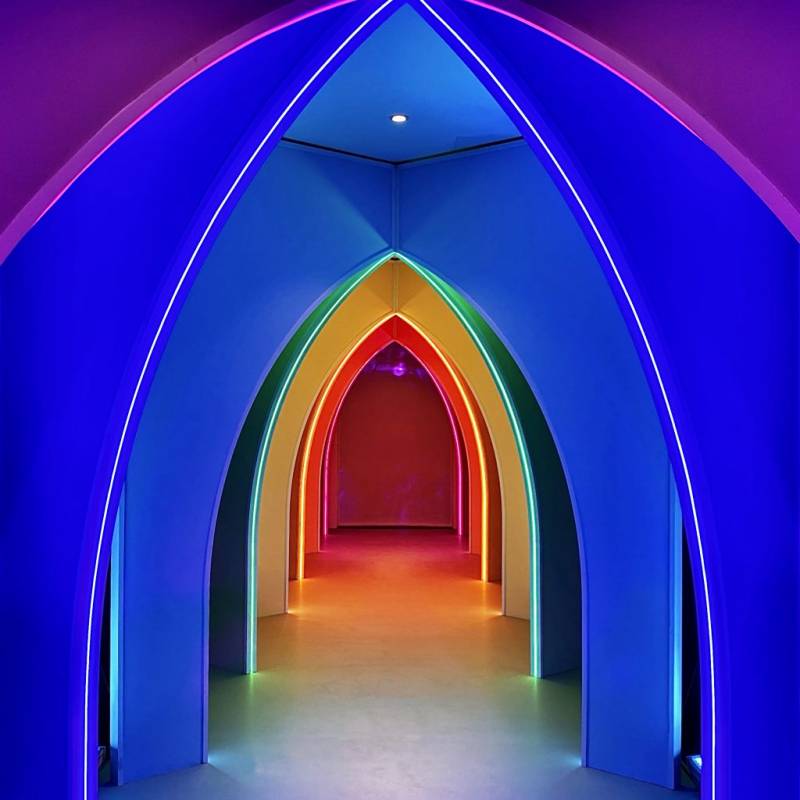 免费入场❤️Downtown East霓虹装置打卡点，彩虹隧道+梦幻阶梯🌈✨倒数迎接圣诞啦！🎄 