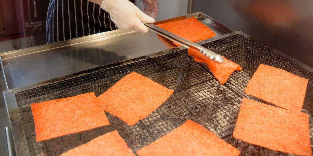 新加坡牛车水人群爆满,该区马上开始新冠大检测