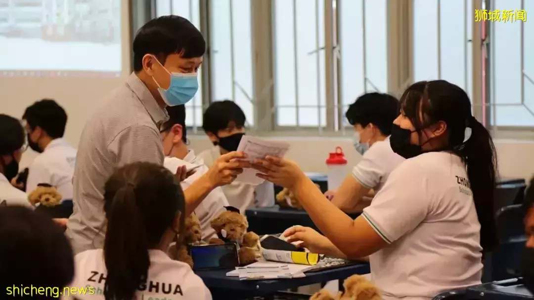 新加坡教育部接連推出新政策!外國人來新上學,不用考英文了