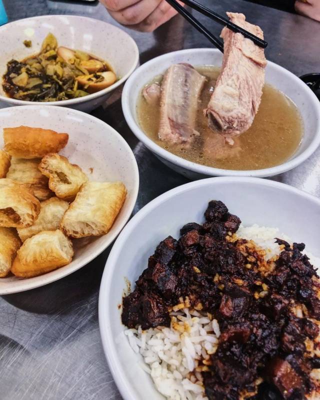 夜貓行動！精選10家新加坡深夜食堂🍻 半夜三更睡不著、美食陪你到天亮