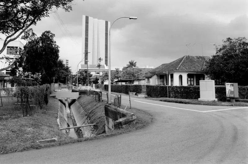 張愛玲母親曾在新加坡坐過牢，還有位藝術家外國情人，其作品仍能在新加坡國家美術館找到