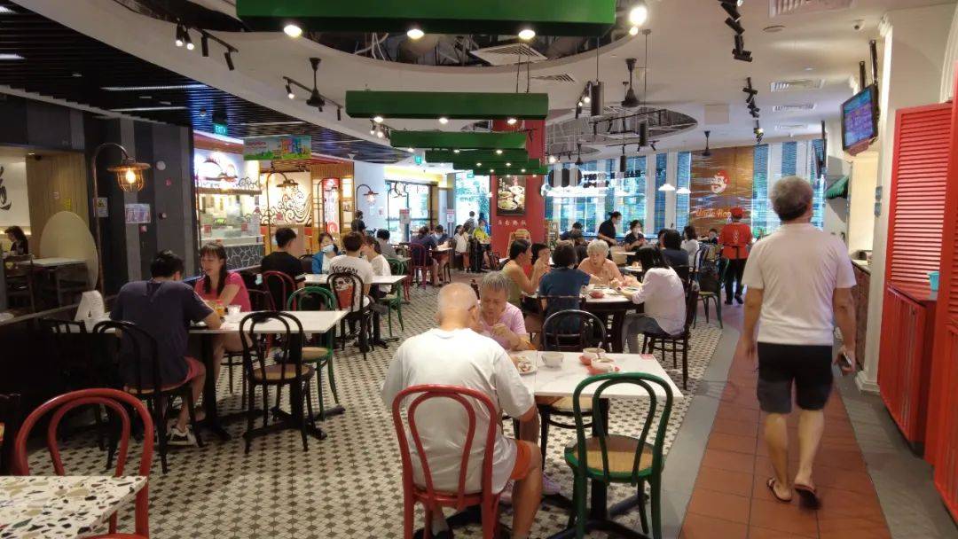 一站吃遍古早海南味:报纸咖喱饭,香酥烤猪排,招牌羊肉煲!人均$15吃到撑