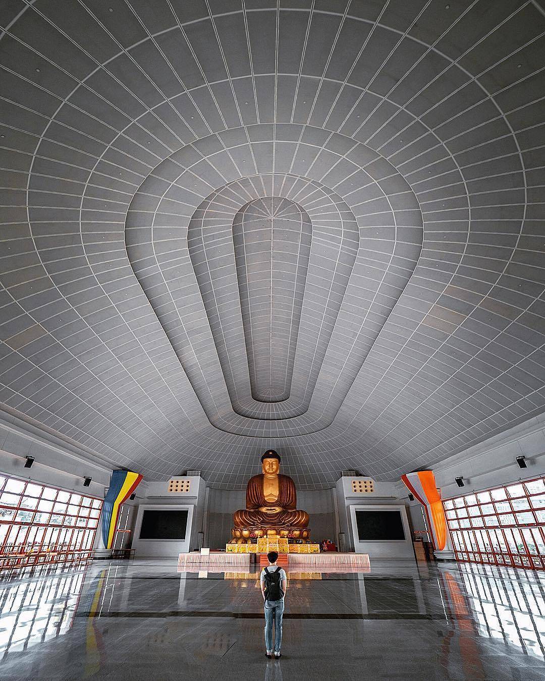 本地最大佛寺之一👉光明山普覺禅寺✨氣勢恢宏壯觀，還有巨型佛像，燒香祈福拍拍照📷
