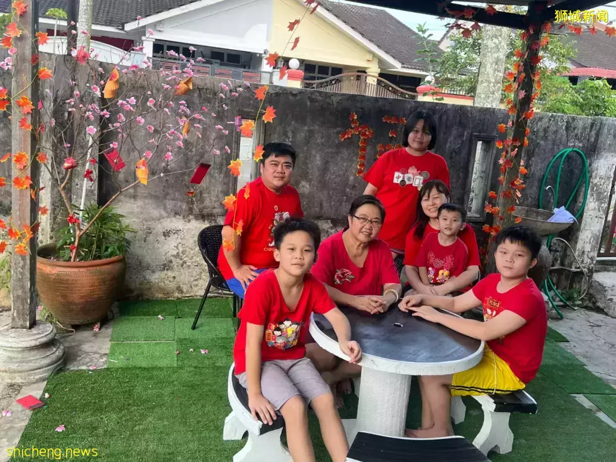 千方百计抢车票 大马客工回乡过年尽孝道