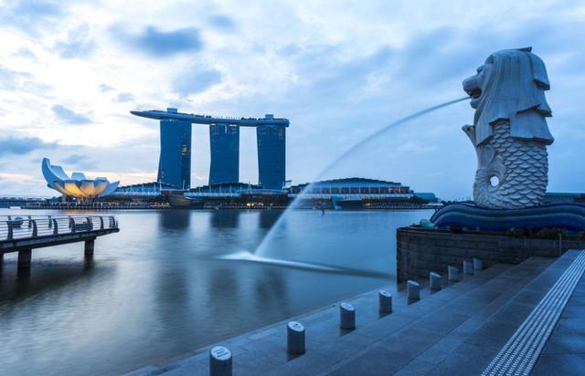 李光耀摧毁了新加坡华文教育？南洋大学师生：关闭南大不可原谅