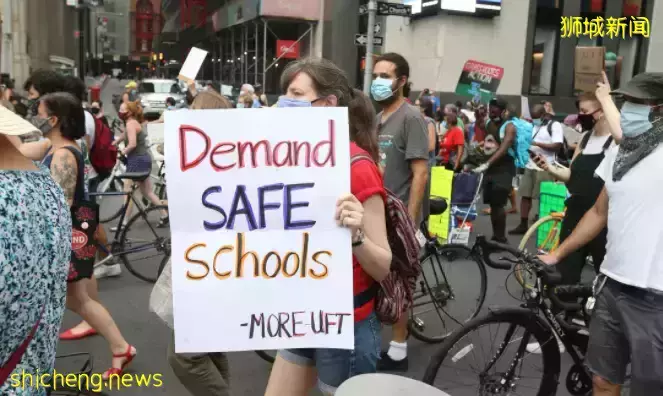 东海岸人挤爆!日增100万例的美国,将新加坡紧急列入高风险国家?!网友:谢谢你们