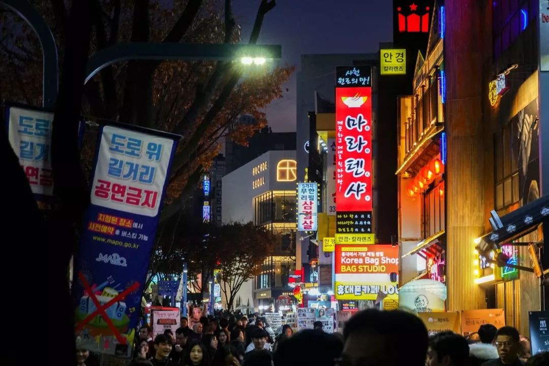 李显龙CP秀恩爱放大招:在韩国搭了个“凯旋门”!