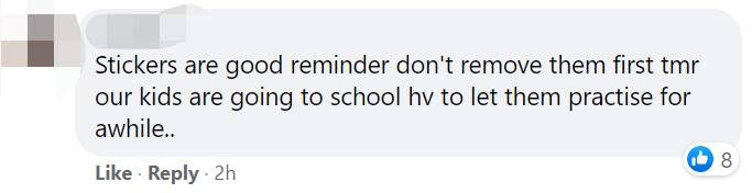 爭議！新加坡巴士、地鐵上的安全距離貼紙全撕了!