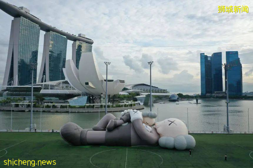 突发！因为“侵权”，新加坡朋友圈纷纷打卡的Kaws展览或被禁