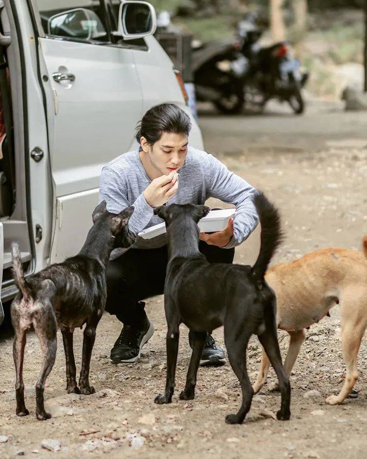 刷屏！史上最帥和尚火了！他到底是誰？新加坡10個最帥的男人表示不服